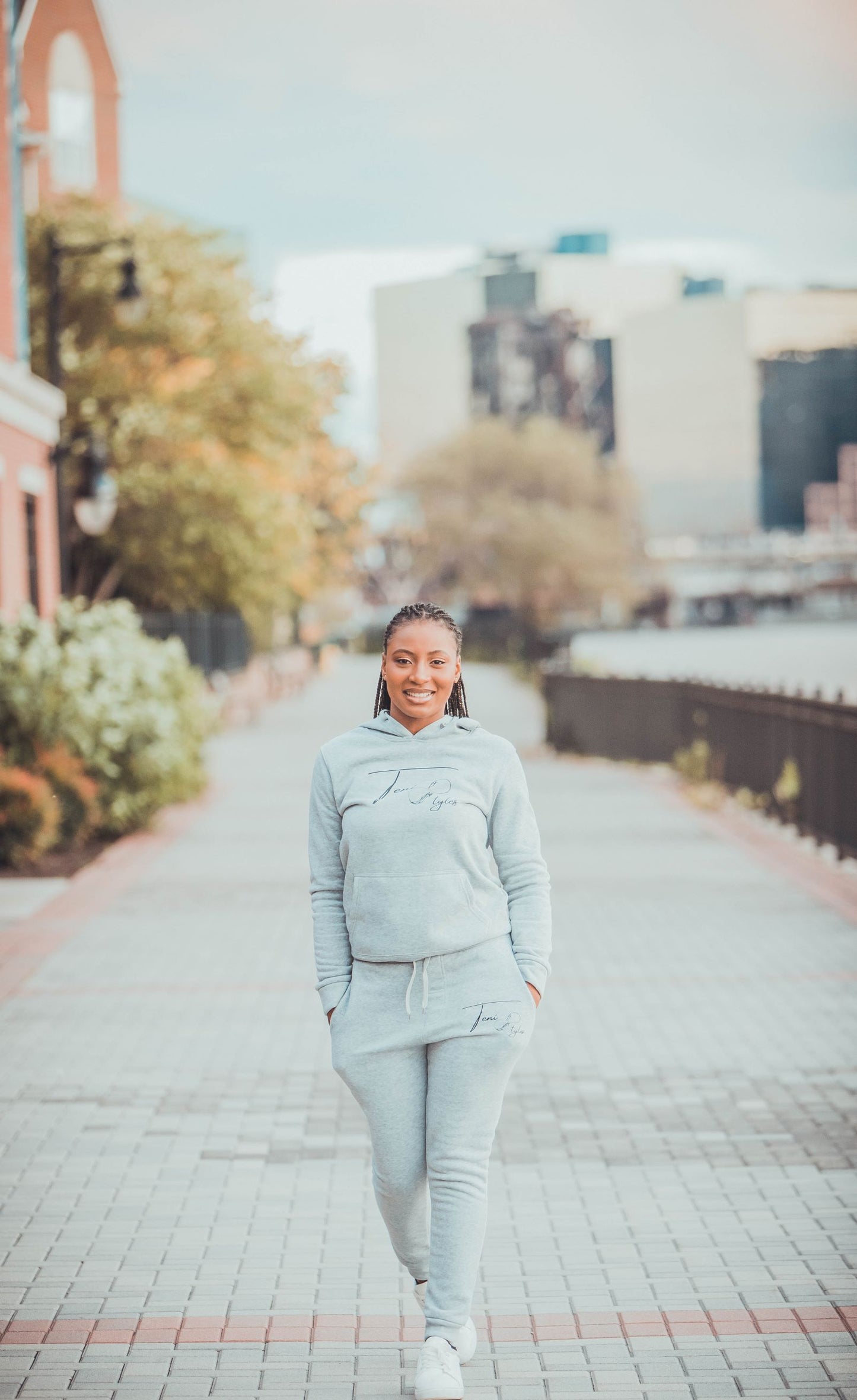 Teni's Style's Grey Pants